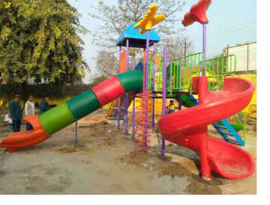 Single Platform Multiple Kids Slides Play Station