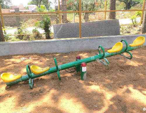 Outdoor 4 Seater Playground See Saw