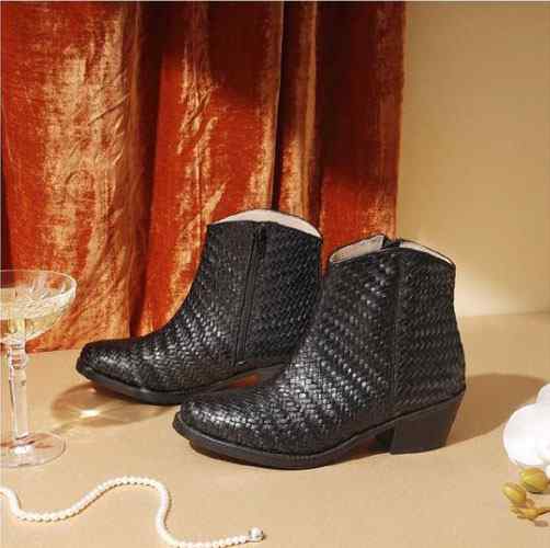 Kiwi Enterprises Pvt. Ltd. - Manufacturers of Leather Footwear in Gurgaon, Haryana,