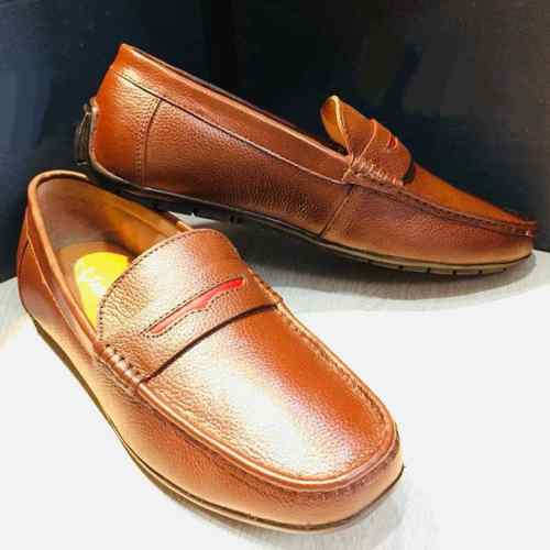 Z B International - Manufacturers of Mens And Ladies Leather Footwear in Noida, Uttar Pradesh,