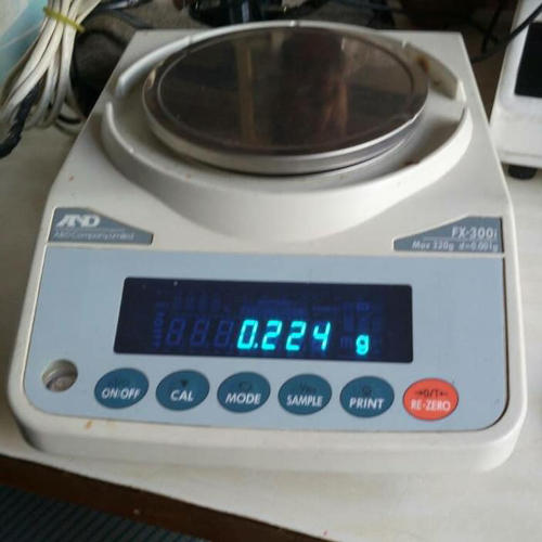 Accura Enterprise - Retailers of Precision Diamond Weighing Scale in Surat, Gujarat,
