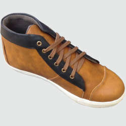 leather footwear in Noida
