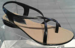 Leather Footwear For Men And Women in Noida