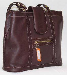 Ladies Brown Leather Tote Bags in 