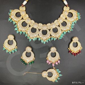 Pachi Kundan Necklace with Earrings and Maang Tika