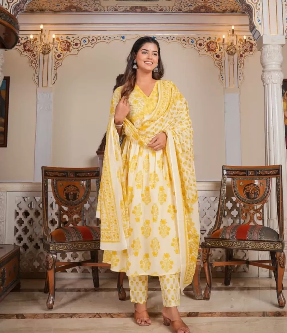 Enchanting Range of Ladies Suit